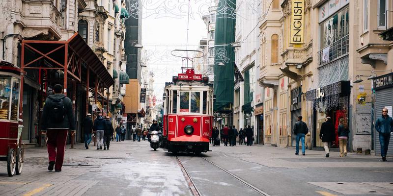 社区共享空间运营新思路：整合邻里厨房、工具图书馆与亲子活动室，打造省钱又贴心的生活服务